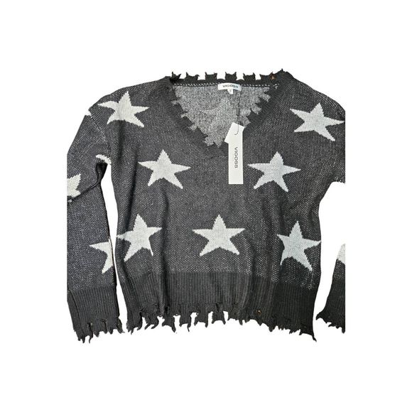 Vigoss Sweaters - Vigoss NEW TAGS Raw Hem Star V Neck Sweater Size Small